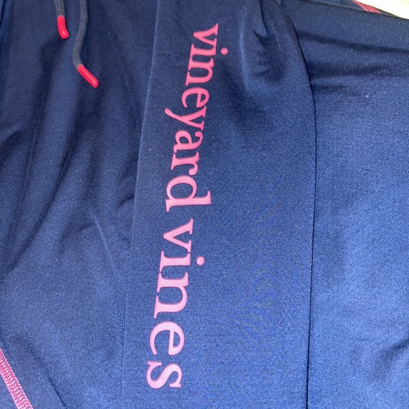 Vineyard vines performance pullover - Picture 2 of 4